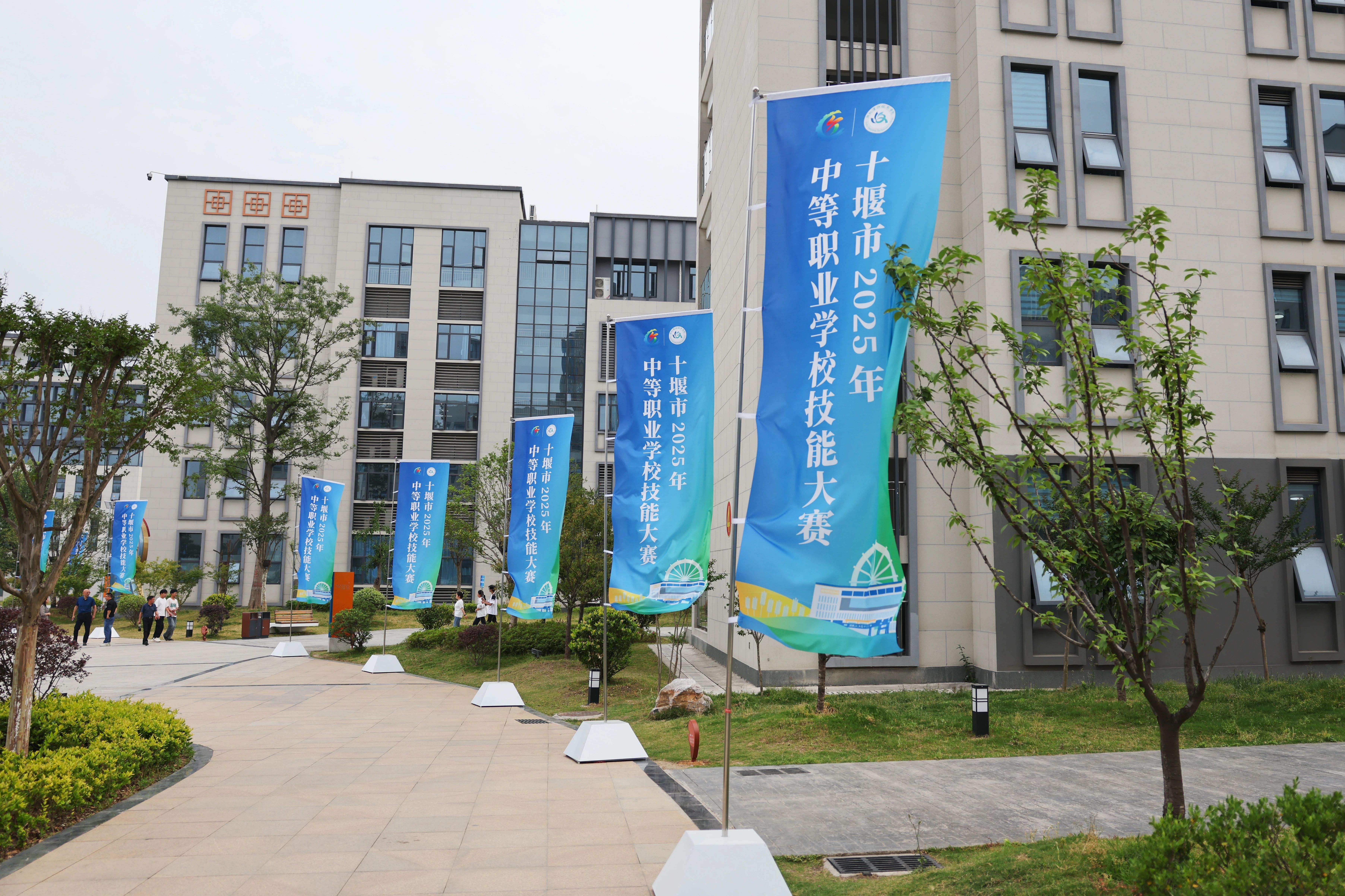 d7cc887a082d8db100e0fc5a1521d44c.jpg
